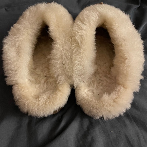 Ugg Coquette sz 6 (37) - Picture 2 of 5